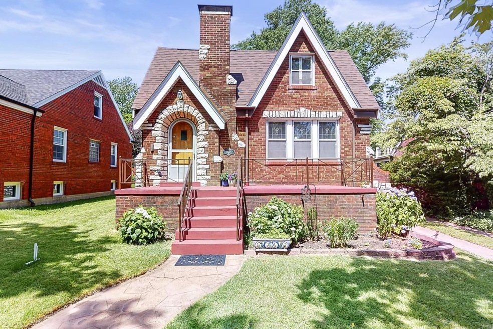 Welcome to magical Heger Court & your new home at 