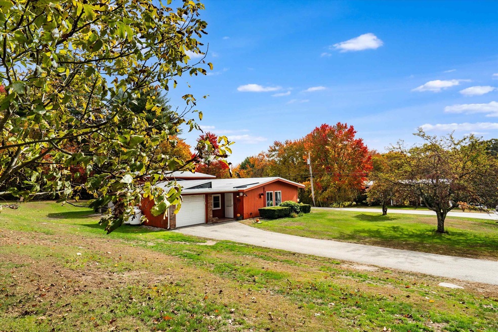 1 Johns Dr, Hooksett, NH 03106 - photo 1