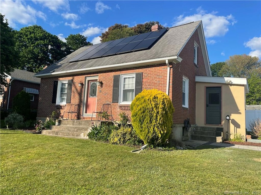 32 Viets St, New London, CT 06320 - photo 1