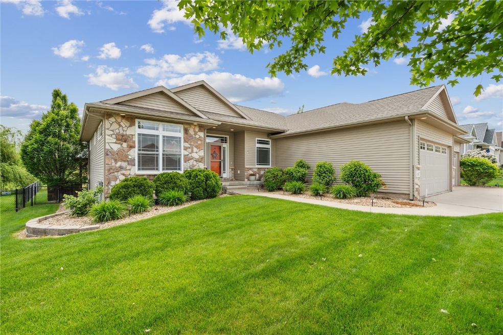 Stone & vinyl exterior