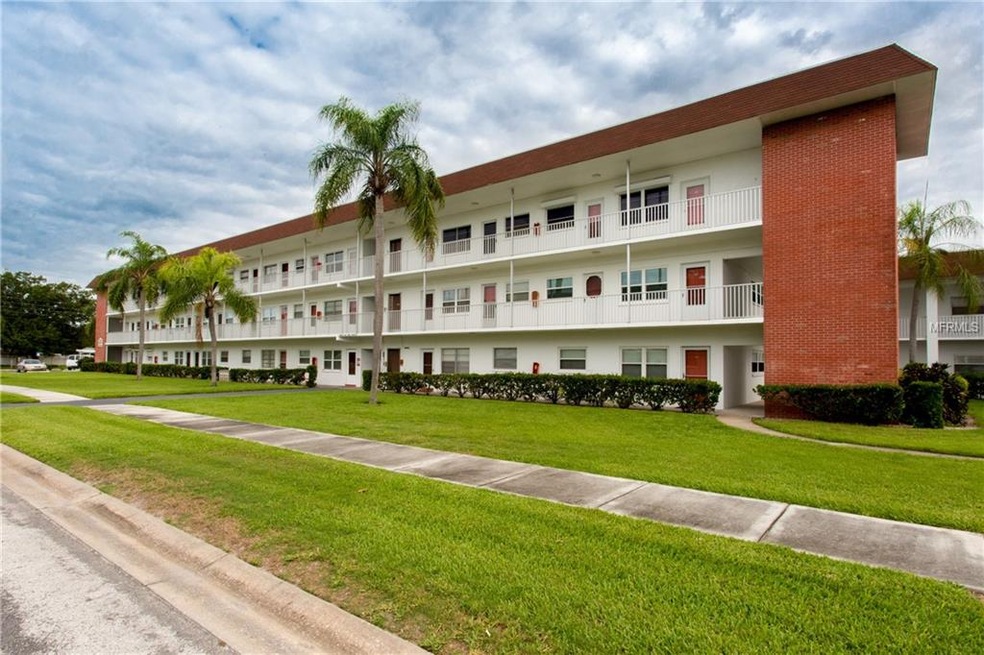 Welcome home to 5729 13th Ave N #202D, St Petersbu