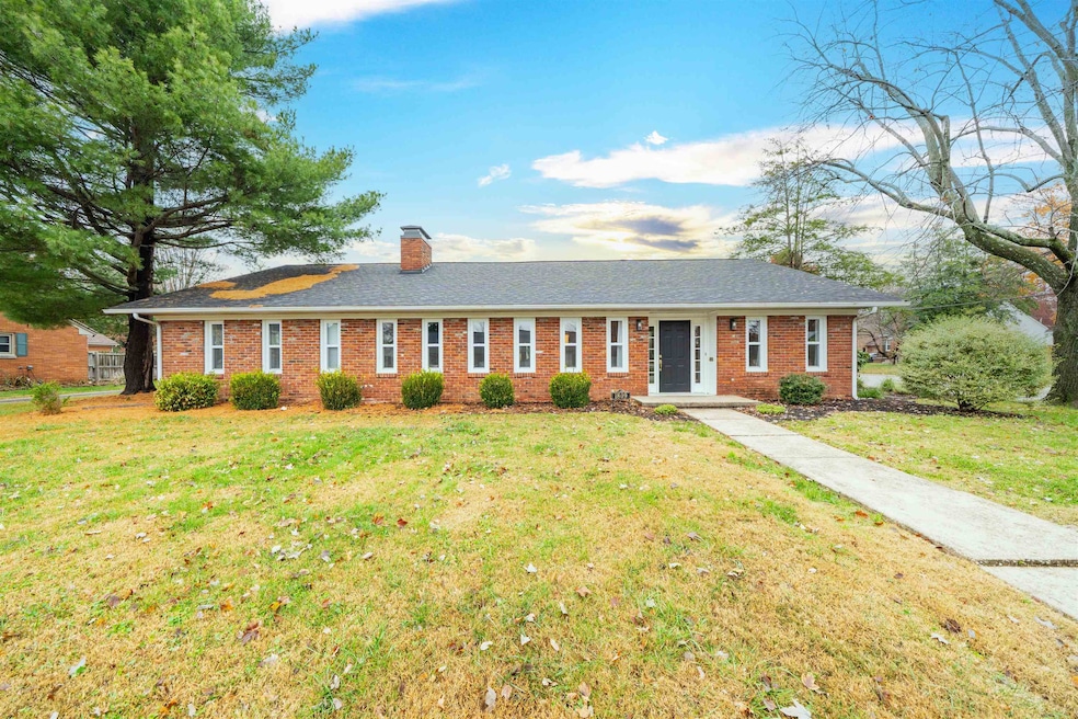 1809 Fieldcrest Dr, Owensboro, KY 42301 - photo 1