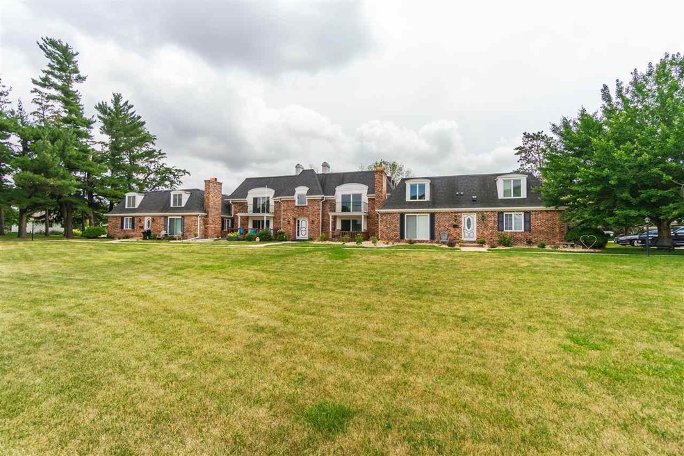 2114 W 1st St unit 7, Cedar Falls, IA 50613 - photo 1