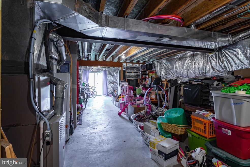 511 Hupps Hill Ct, Strasburg, VA 22657 - photo 1