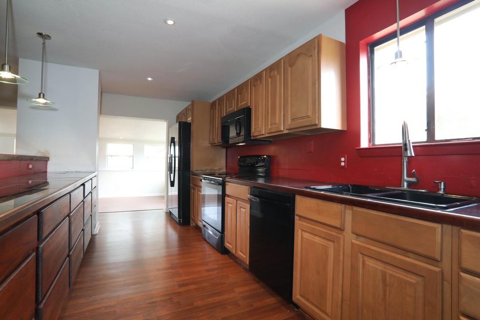 Kitchen (2)