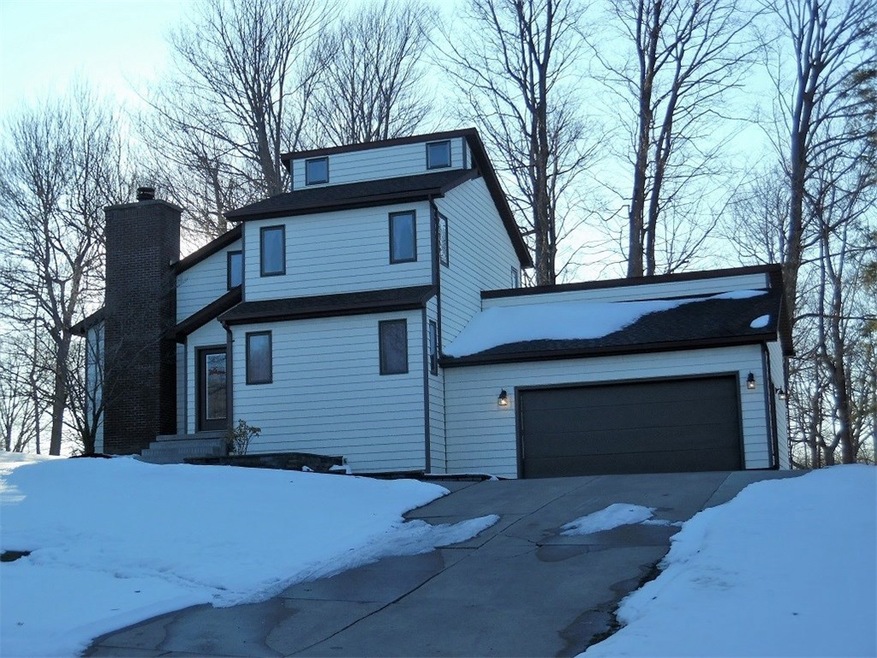 3912 Ridgewood Dr, Erie, PA 16506 - photo 1