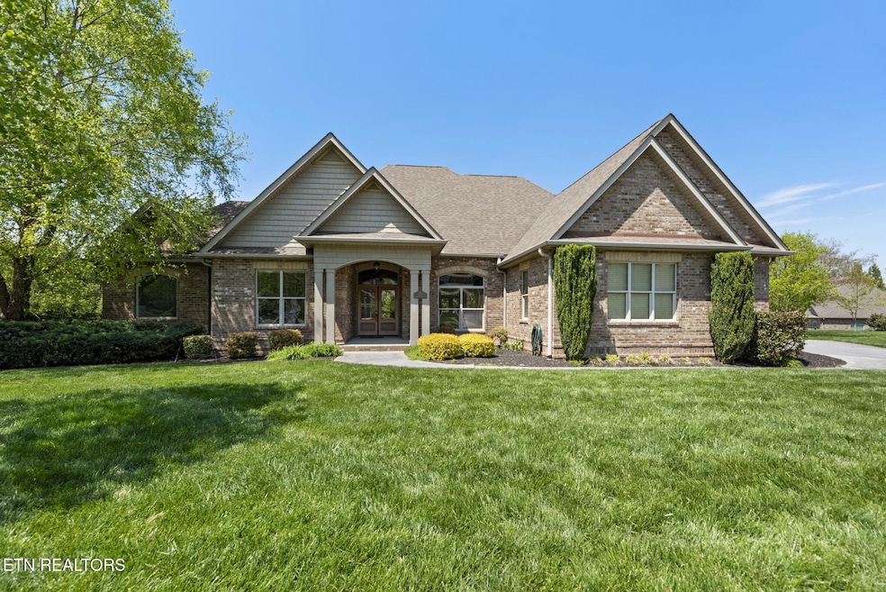 103 Cove Pointe Lane 1