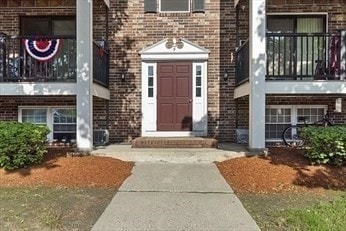 9 Walker Rd unit 4, North Andover, MA 01845 - photo 1