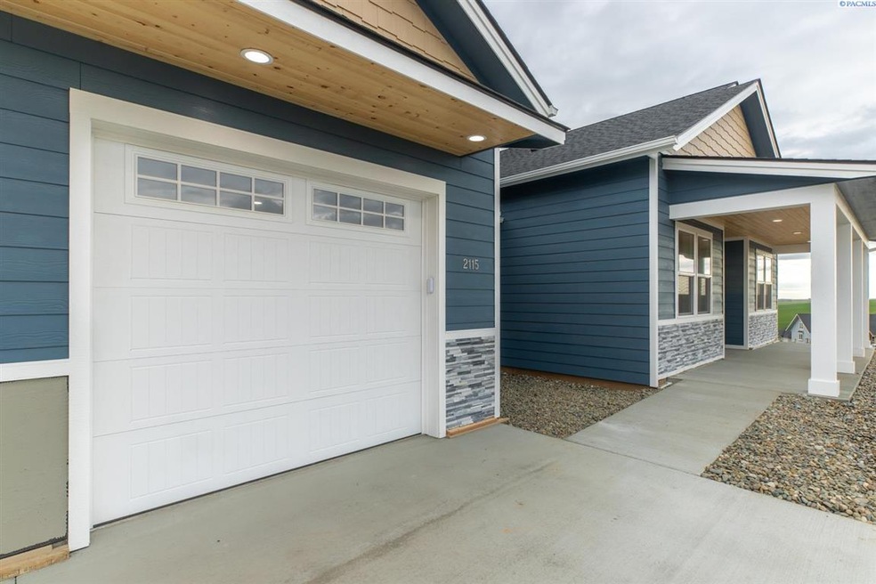 2115 NW Canyon View Dr, Pullman, WA 99163 - photo 1
