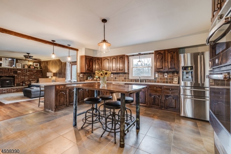 2 Schaaf Rd, Bloomsbury, NJ 08804 - photo 1