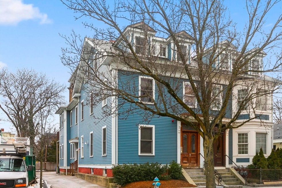 210 Prospect St unit 1, Cambridge, MA 02139 - photo 1