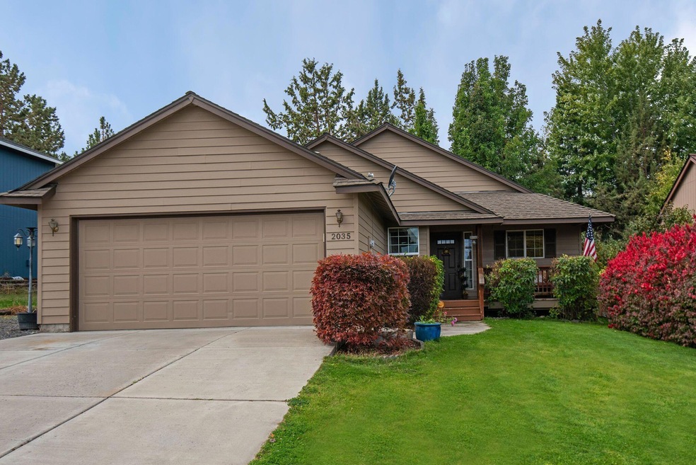 2035 SW 36th St, Redmond, OR 97756 - photo 1