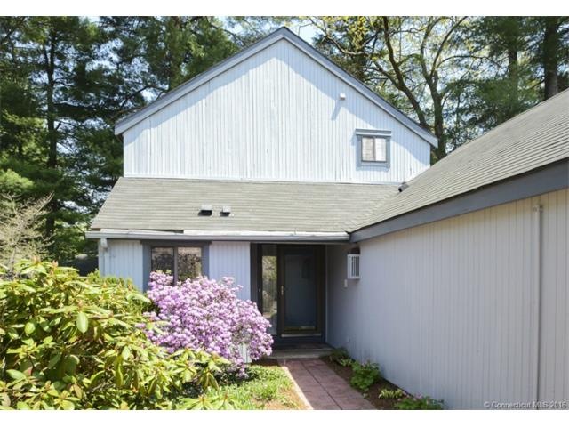 Great Fieldstone model in lovely location within t