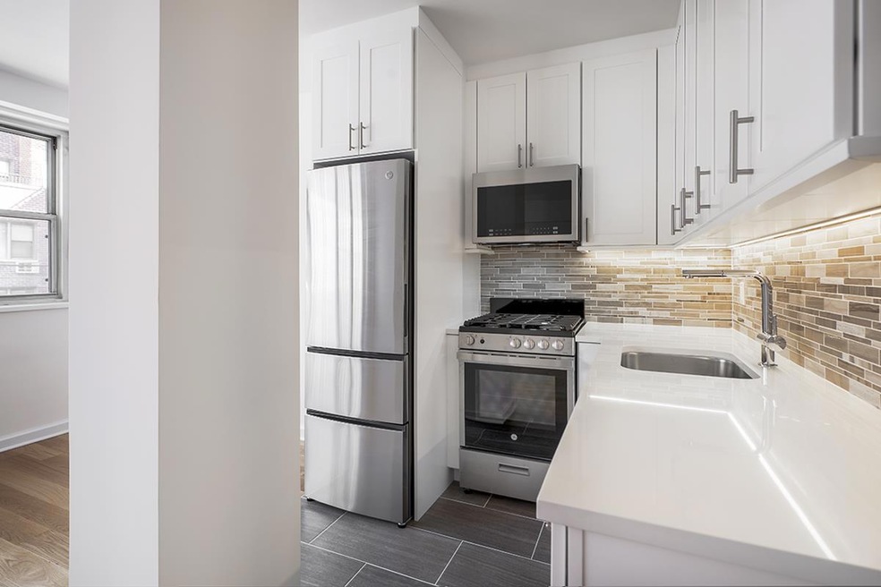 The Hawthorne unit 14J, New York, NY 10022 - photo 1