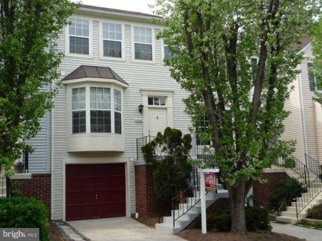 12262 Wye Oak Commons Cir, Burke, VA 22015 - photo 1