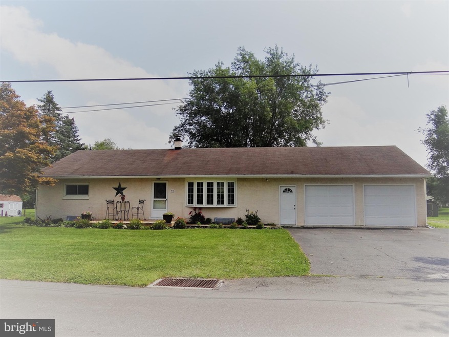 910 Pine St, Honey Brook, PA 19344 - photo 1