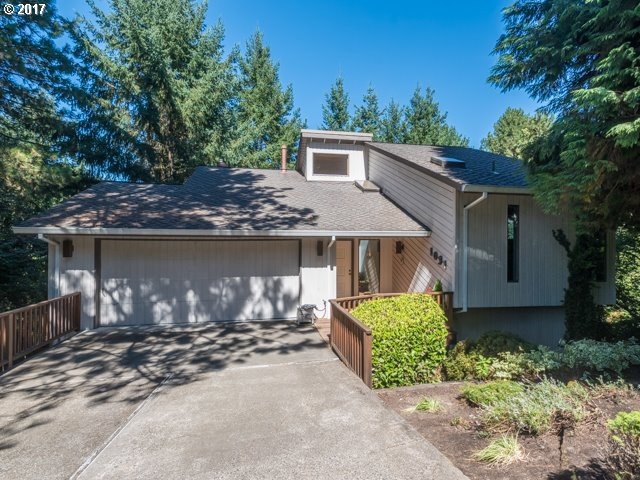 1031 Oxford Dr, Lake Oswego, OR 97034 - photo 1