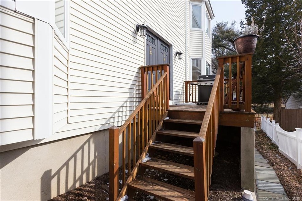 167 Grove St unit J, Stamford, CT 06901 - photo 1