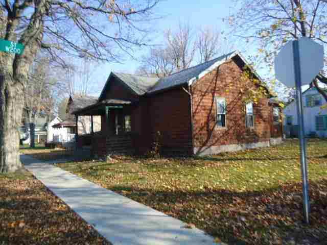 910 S Van Buren St, Auburn, IN 46706 - photo 1
