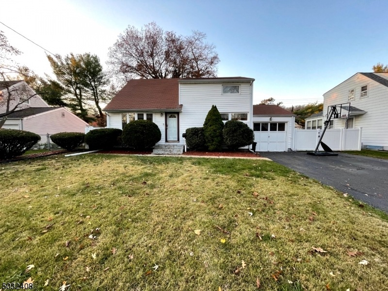 456 Warfield Rd, North Plainfield, NJ 07063 - photo 1