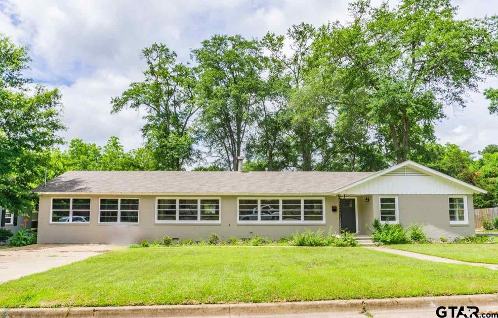 920 E Barbara St, Tyler, TX 75701 - photo 1