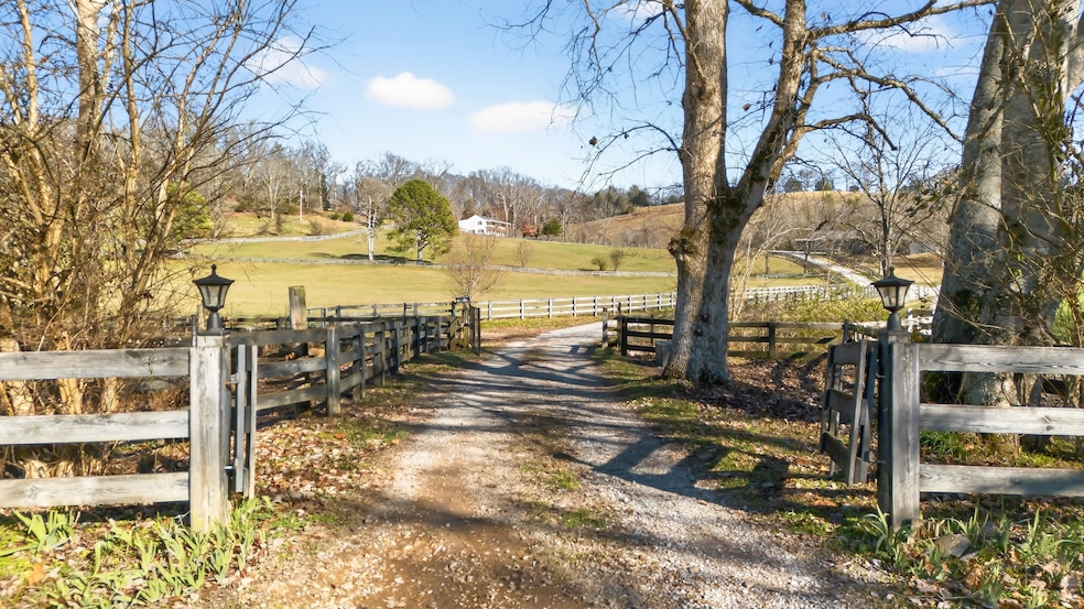 2640 Fry Branch Rd, Lynnville, TN 38472 - photo 1