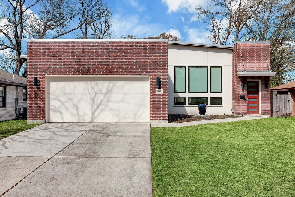 4802 Viking Dr, Houston, TX 77092 - photo 1