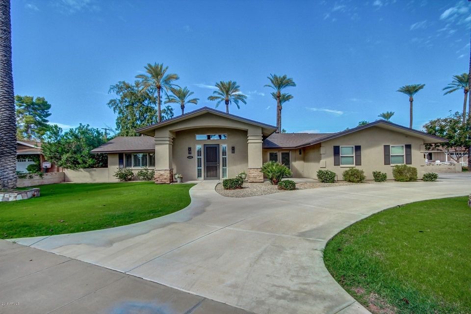 Great curb appeal!