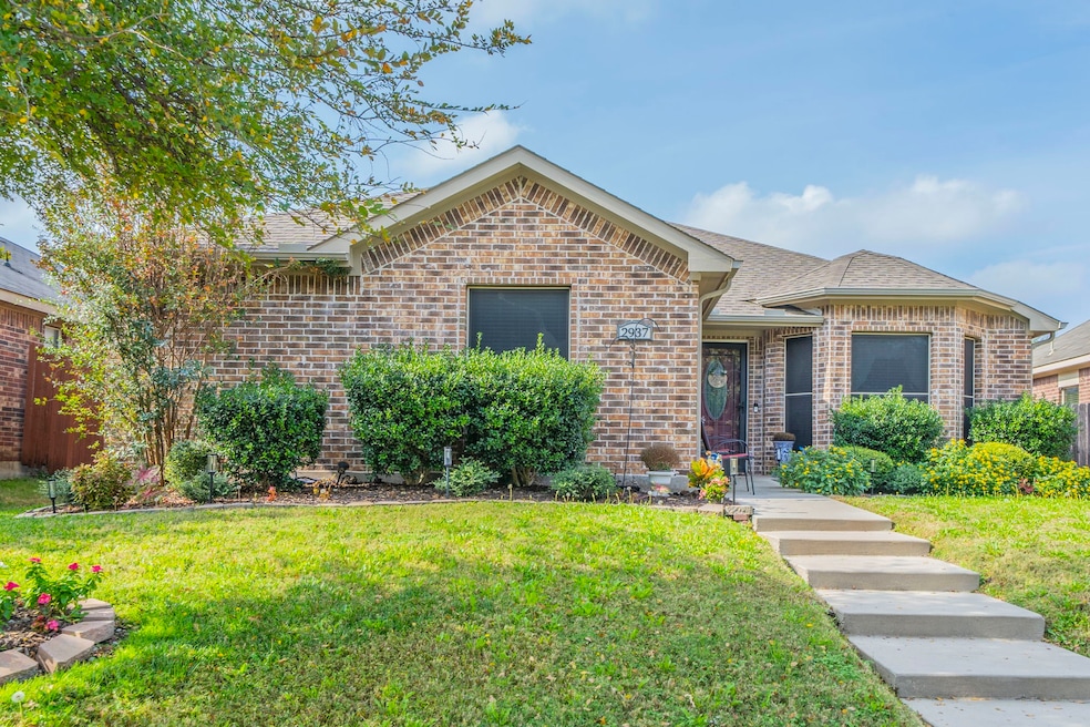 2937 Mayfair Ln, Lancaster, TX 75134 - photo 1