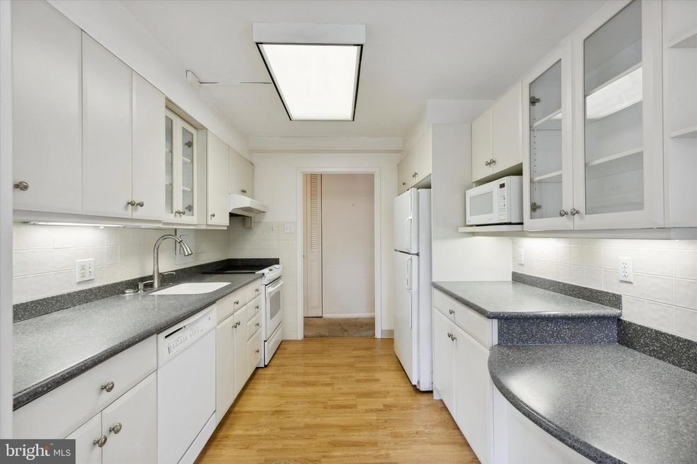 Green Hill Condominiums unit W-202, Wynnewood, PA 19096 - photo 1