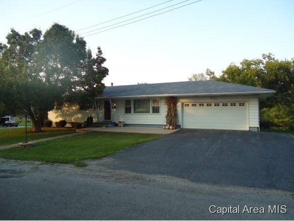 181 W Union St, Virginia, IL 62691 - photo 1