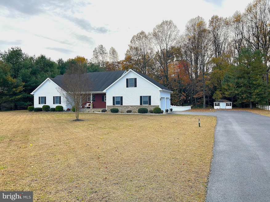 137 S Paula Lynne Dr, Seaford, DE 19973 - photo 1