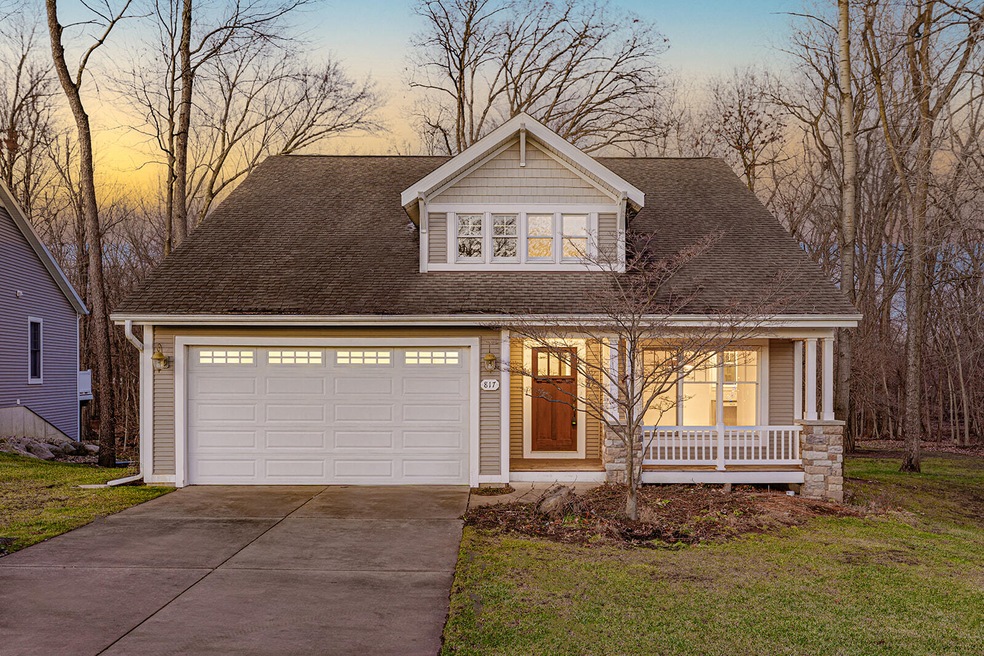 817EBarringtonCircle_01