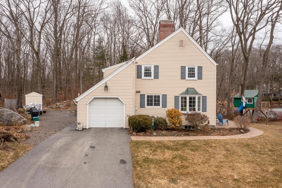 18 Woodcrest Rd-Exterior