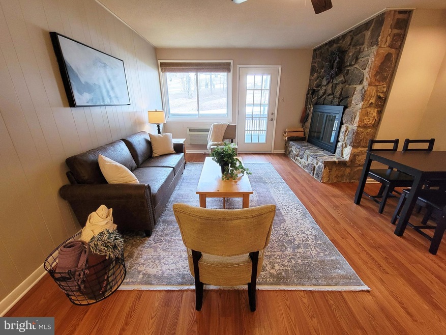 1814 Fairway Dr unit 325, Basye, VA 22810 - photo 1