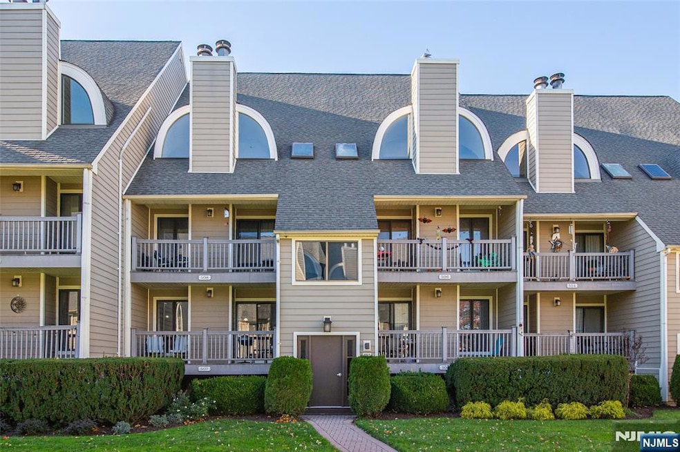 507 River Renaissance unit 507, East Rutherford, NJ 07073 - photo 1