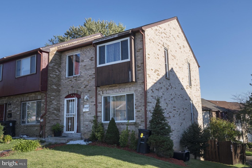 7001 Cipriano Woods Ct, Lanham, MD 20706 - photo 1