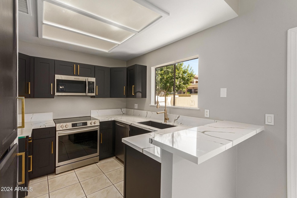 2941 N Oregon St unit 5, Chandler, AZ 85225 - photo 1