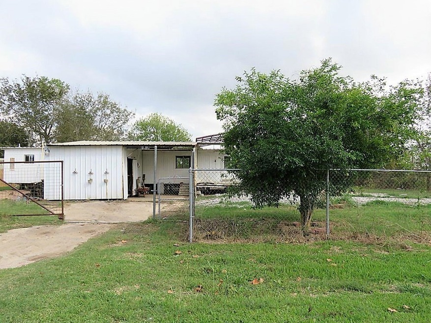 1078 County Road 499, Alvin, TX 77511 - photo 1
