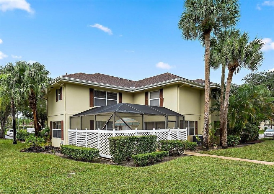 3 Amherst Ct unit B, Royal Palm Beach, FL 33411 - photo 1