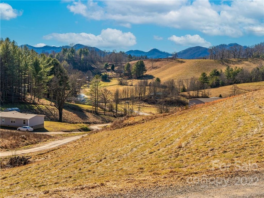560 John Henry Rd unit 9, Burnsville, NC 28714 - photo 1
