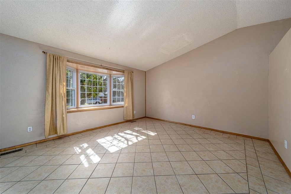 627 Partee Dr, Grand Junction, CO 81504 - photo 1