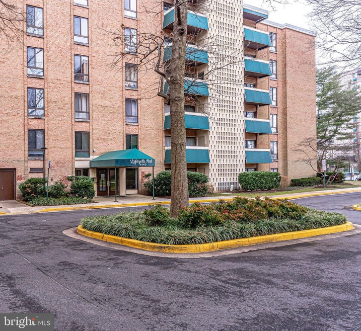 6143 Leesburg Pike unit 605, Falls Church, VA 22041 - photo 1