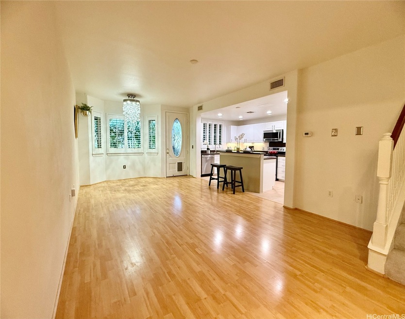 Living / Dining Area