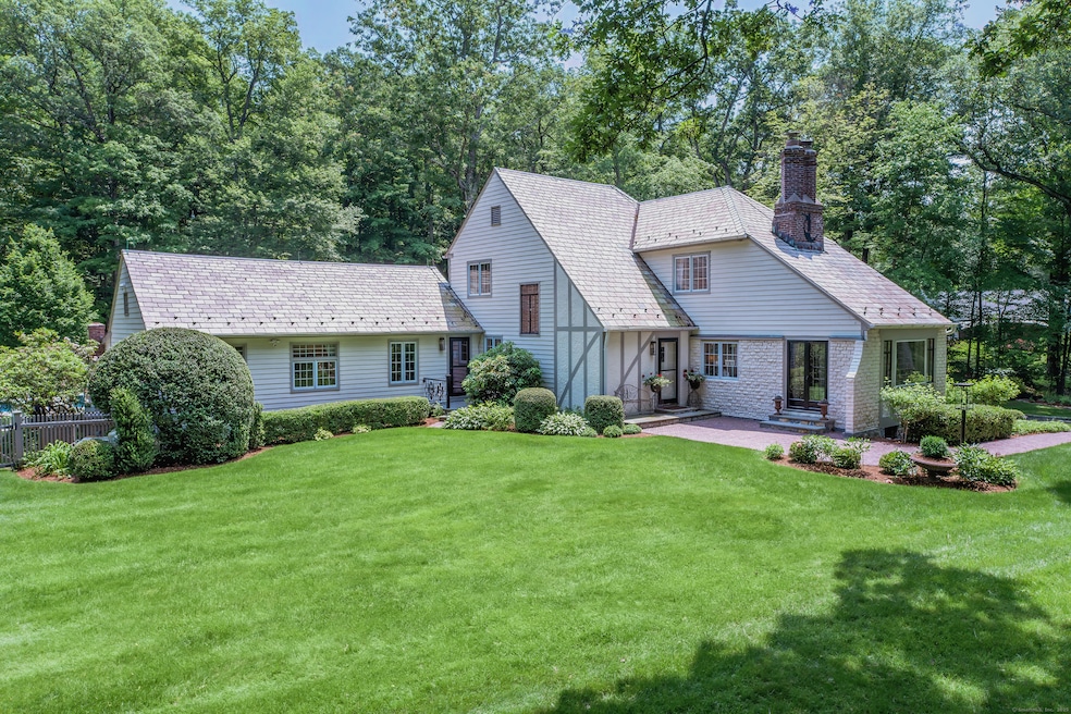 107 New Canaan Rd, Wilton, CT 06897 - photo 1