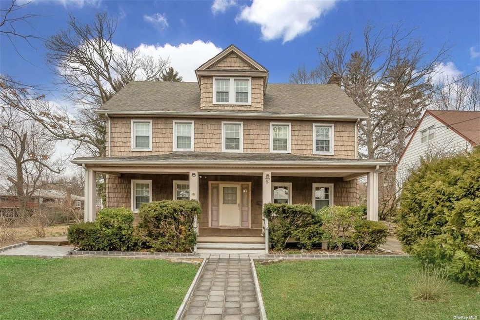 5 Arbor St, Great Neck, NY 11021 - photo 1