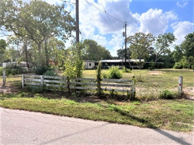 4539 County Road 306, Brazoria, TX 77422 - photo 1