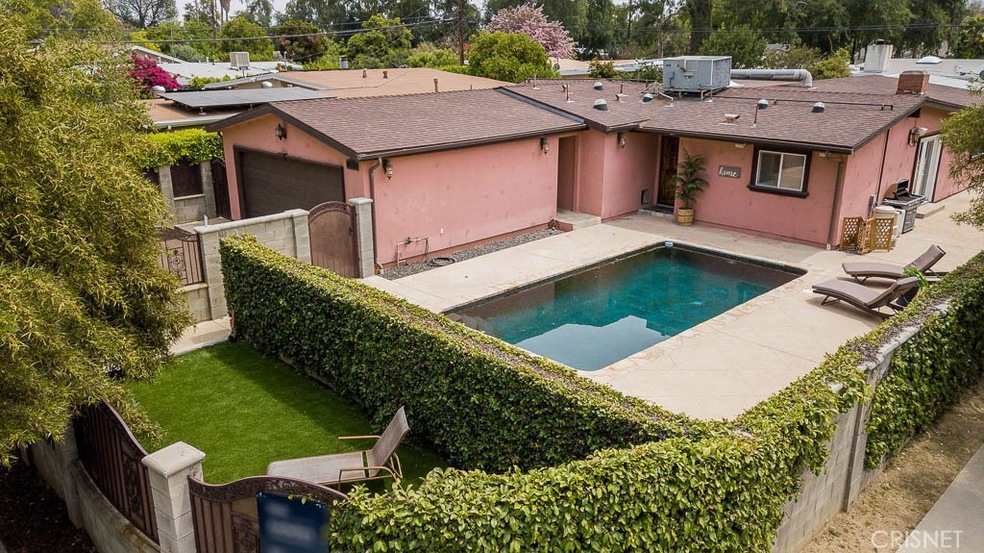 18750 Keswick St, Reseda, CA 91335 - photo 1