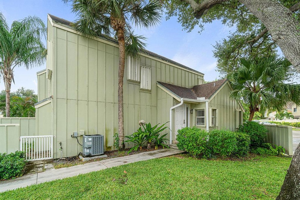 022-6335RiverwalkLn-Jupiter-FL-small