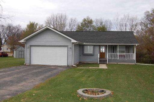 234 Sunset Dr, Carpentersville, IL 60110 - photo 1